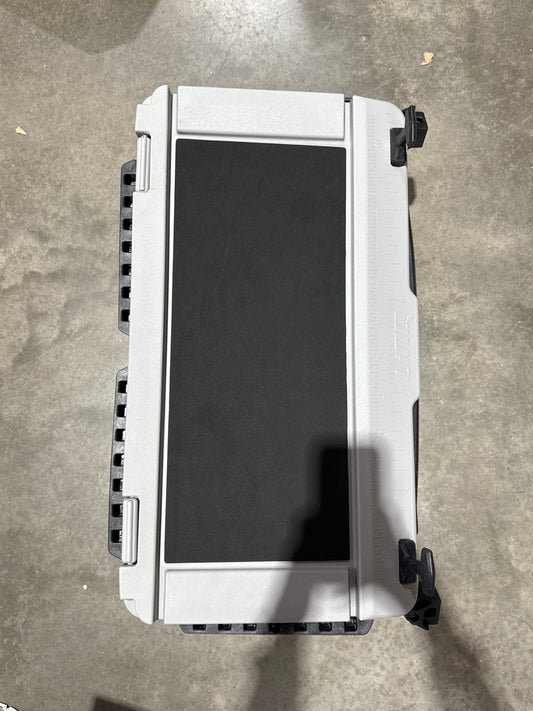 LinQ 13.5 Gal (51L) Cooler Grey # 269801151