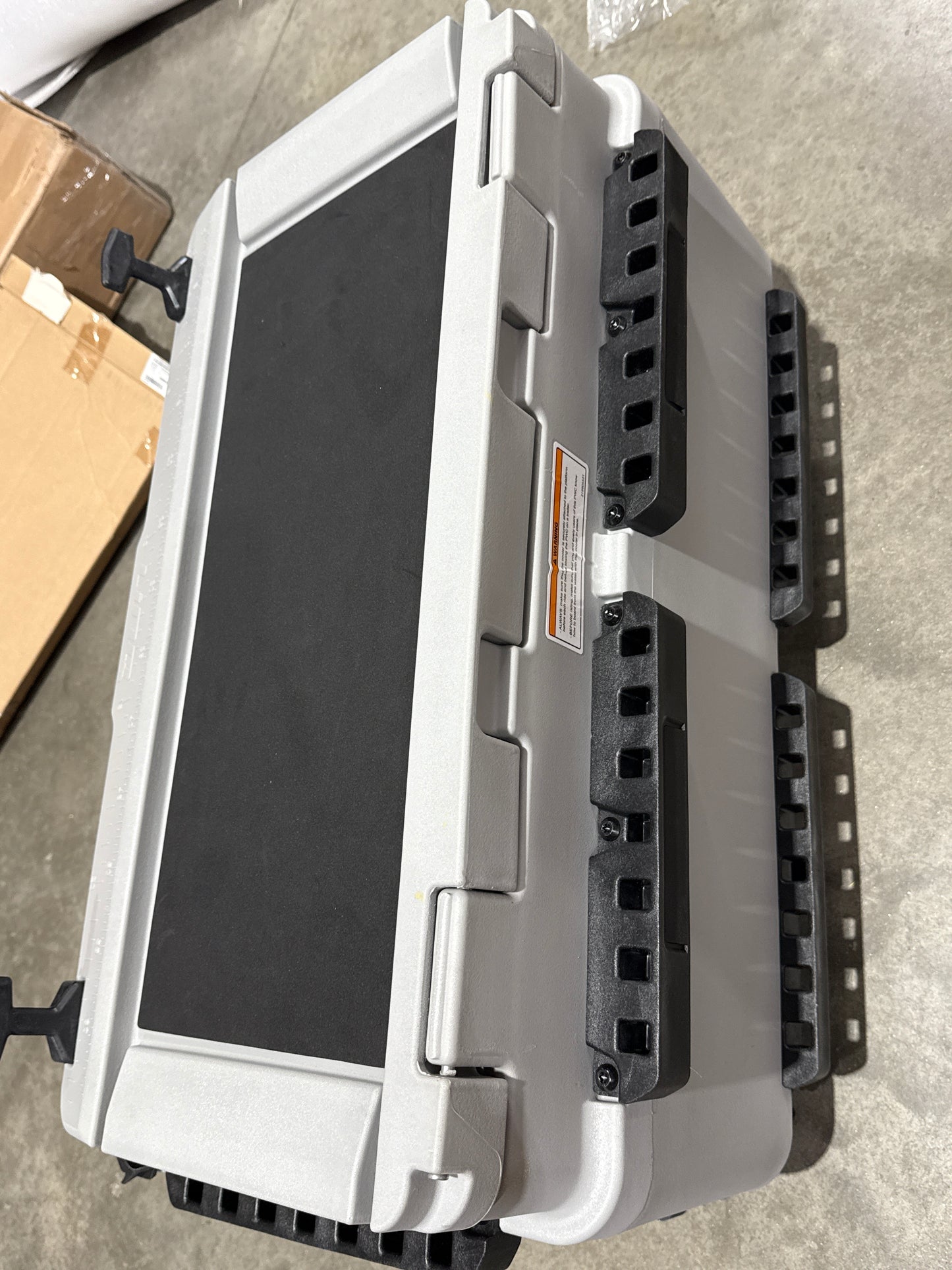 LinQ 13.5 Gal (51L) Cooler Grey # 269801151